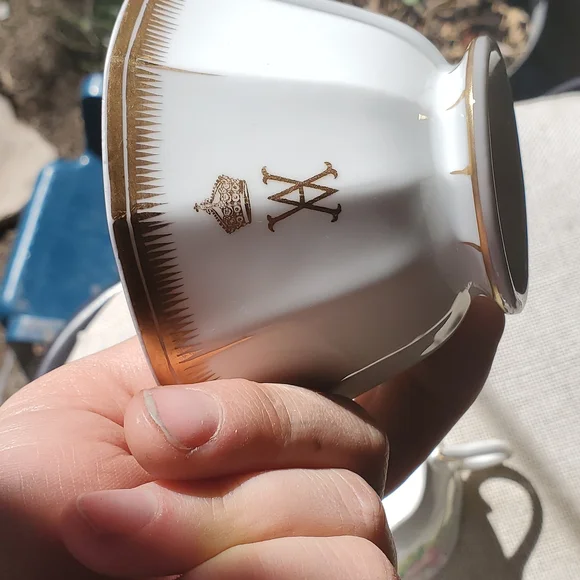 Royal Albert Gold and Floral Teacup Set - Picture 12 of 13